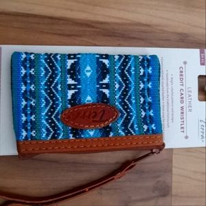 Terra wristlet